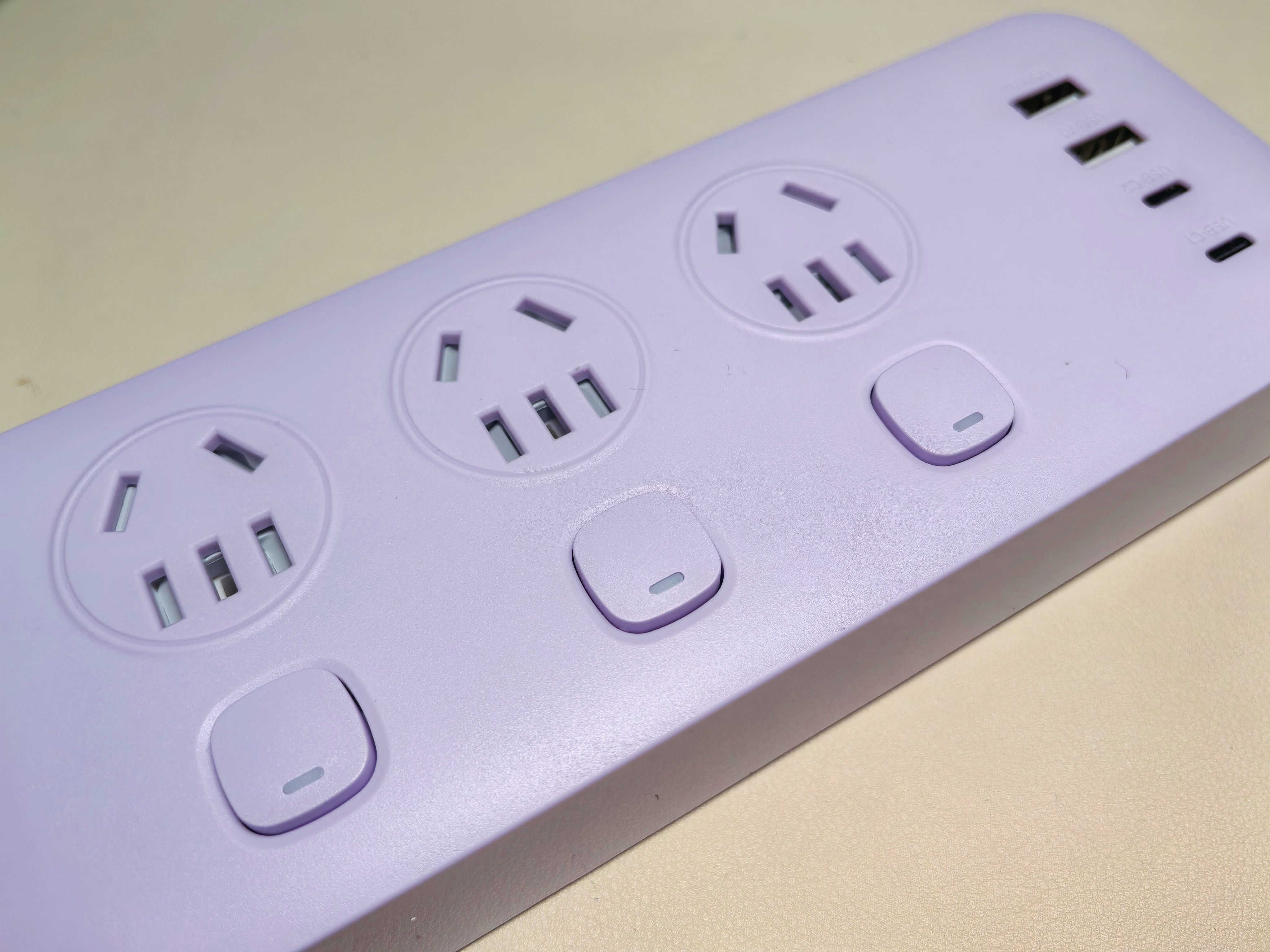 小一百的分控插排值在哪里？Orico奥睿科家居美学系列分控小胖条插排体验