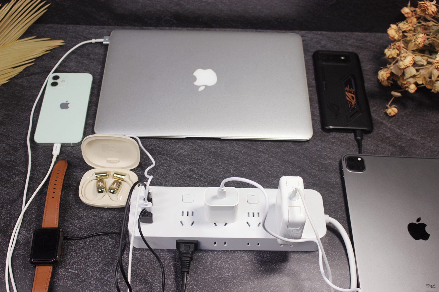 桌面太乱？插头打架？奥睿科“胖瘦”多功能插排终极选购指南