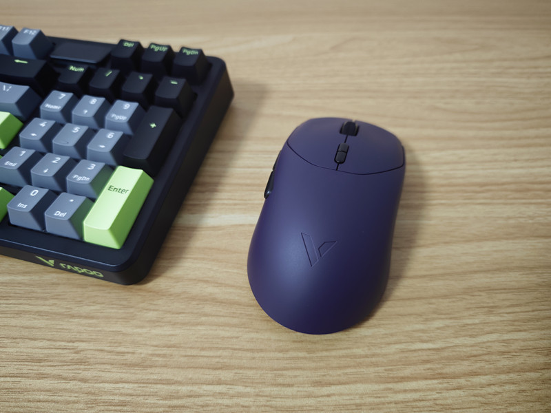 游戏办公双场景的绝佳搭档,最强续航无线键鼠套装雷柏V700DIY-98长续航版键盘与VT9 MAX电竞鼠标