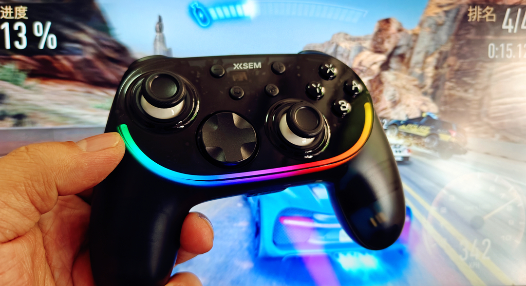 玩了一个月，我才敢认真聊聊这款西圣 GC1 游戏手柄