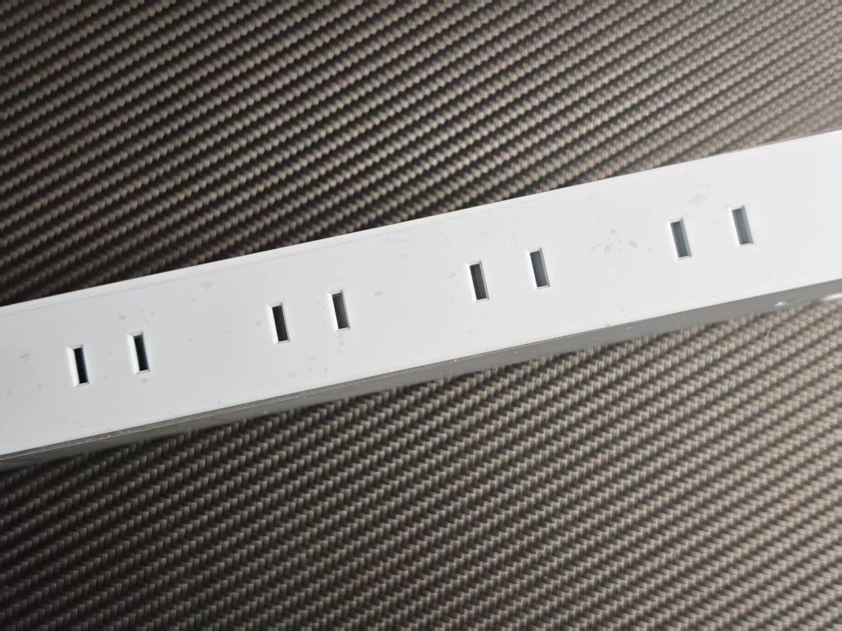 奥睿科分控小胖条插排评测：颜值与实用的桌面充电搭档