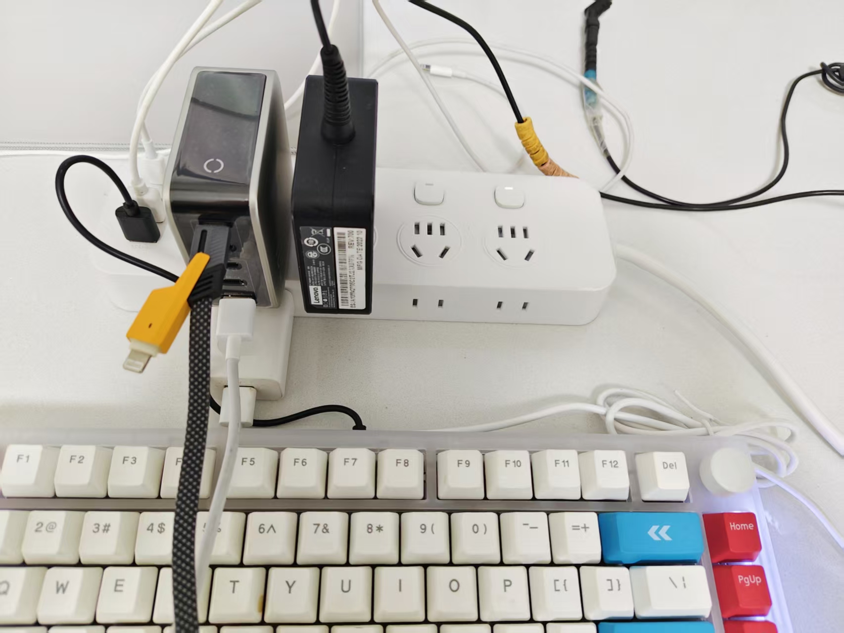 安全无小事，用电需谨慎|奥睿科新国标分控小胖条插排，提供全方位安全防