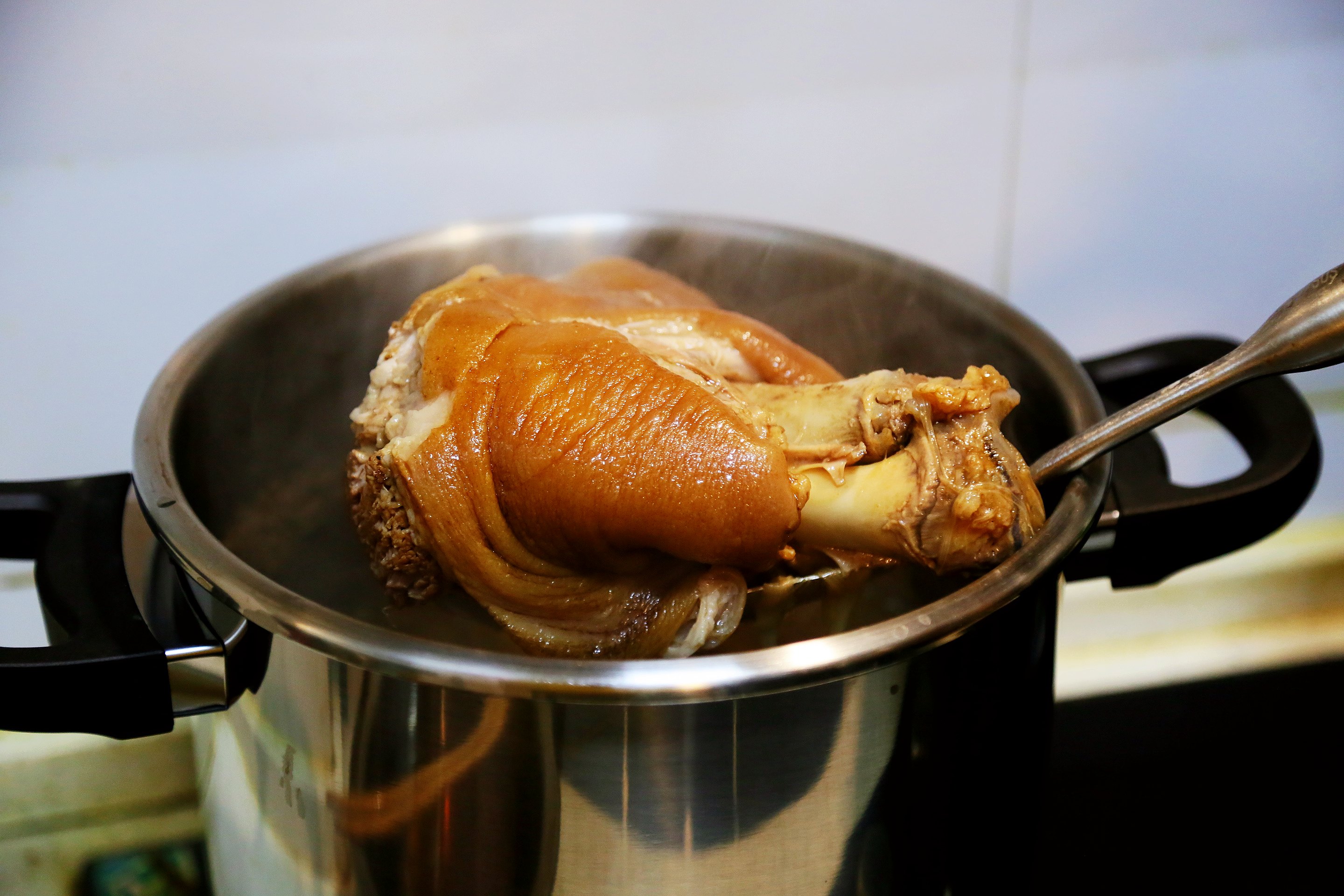 省时省力，轻松锁住“好锅气”，帝伯朗星驰压力锅