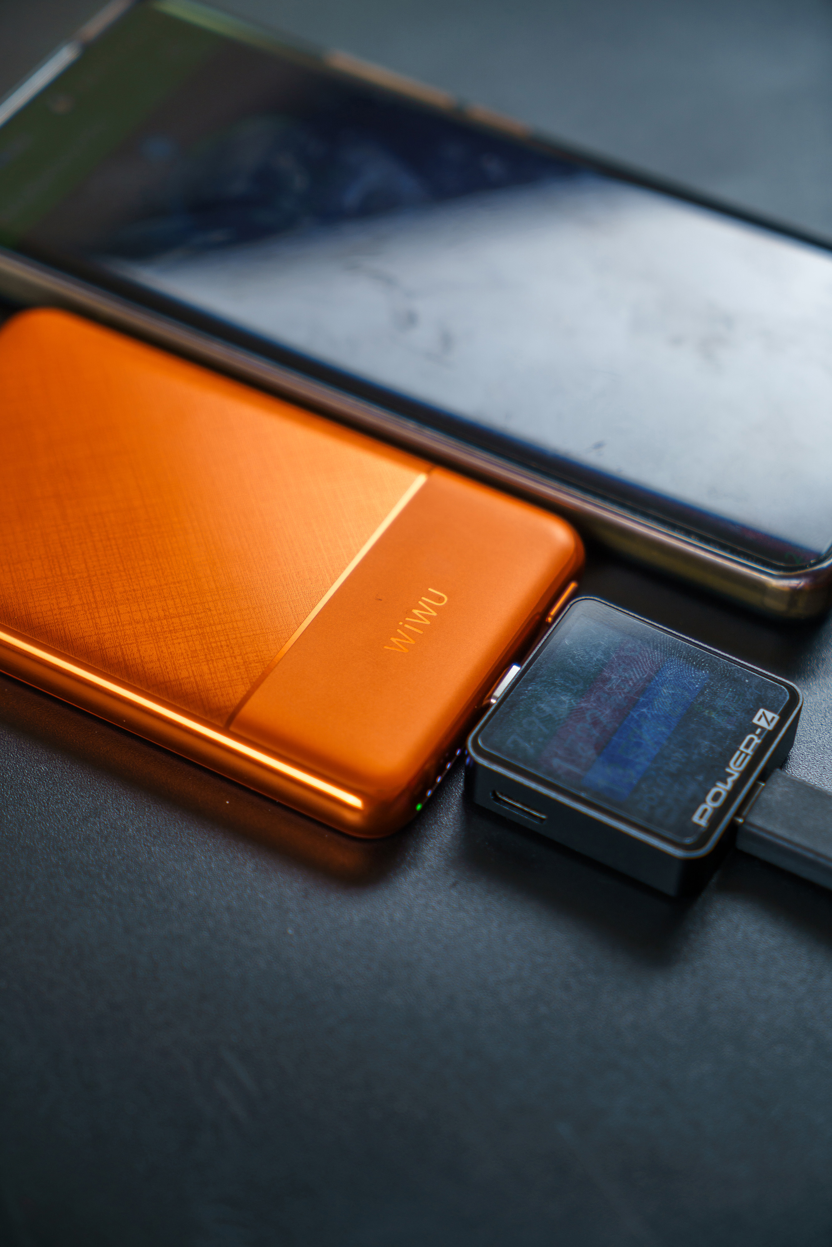 高颜值充电宝又多个选择-唯吾WIWU超薄MagSafe磁吸充电宝体验分享