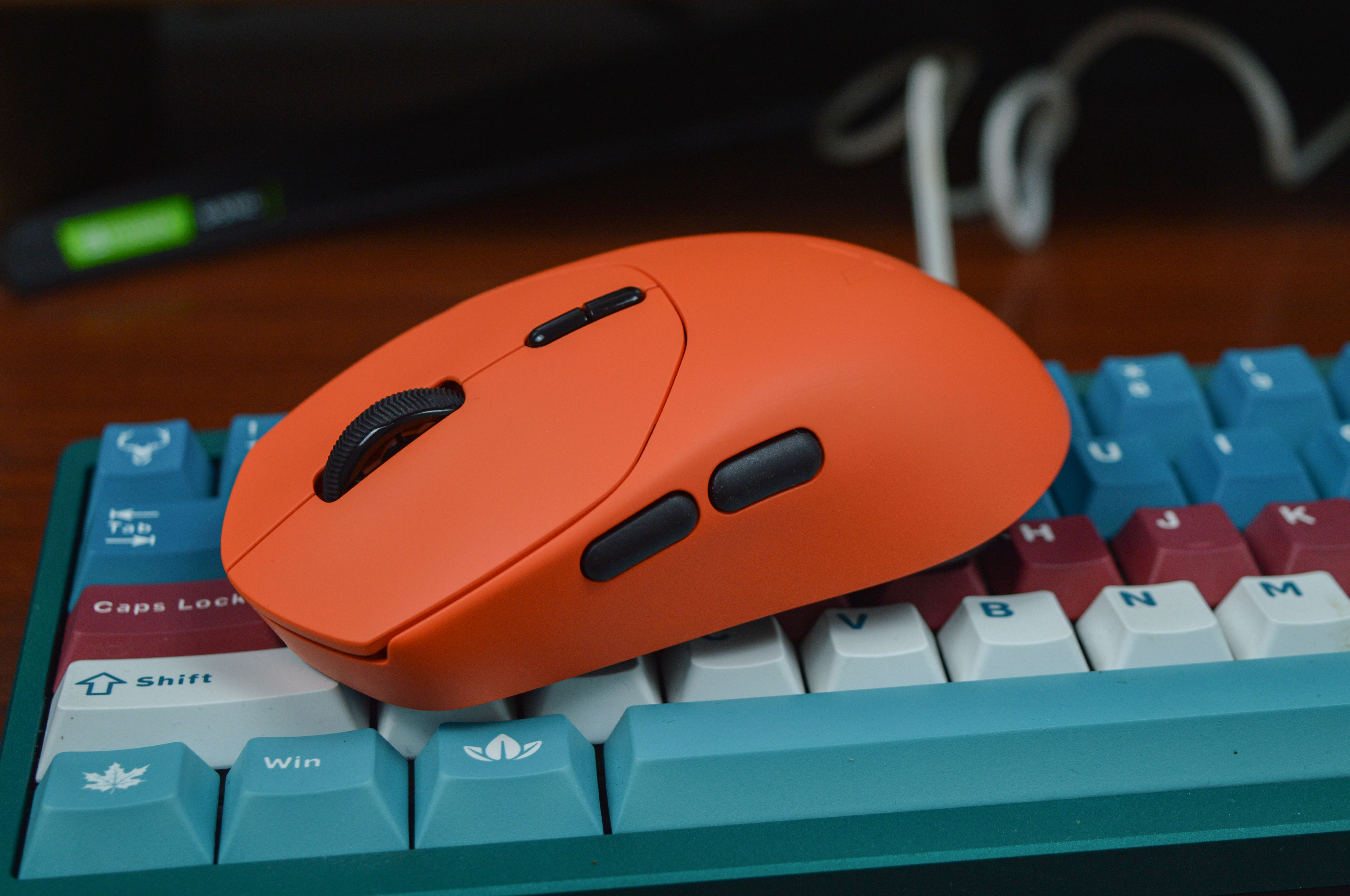 平价小手好鼠 :雷柏VT1二代焰影橙&P5 PLUS充电底座开箱体验