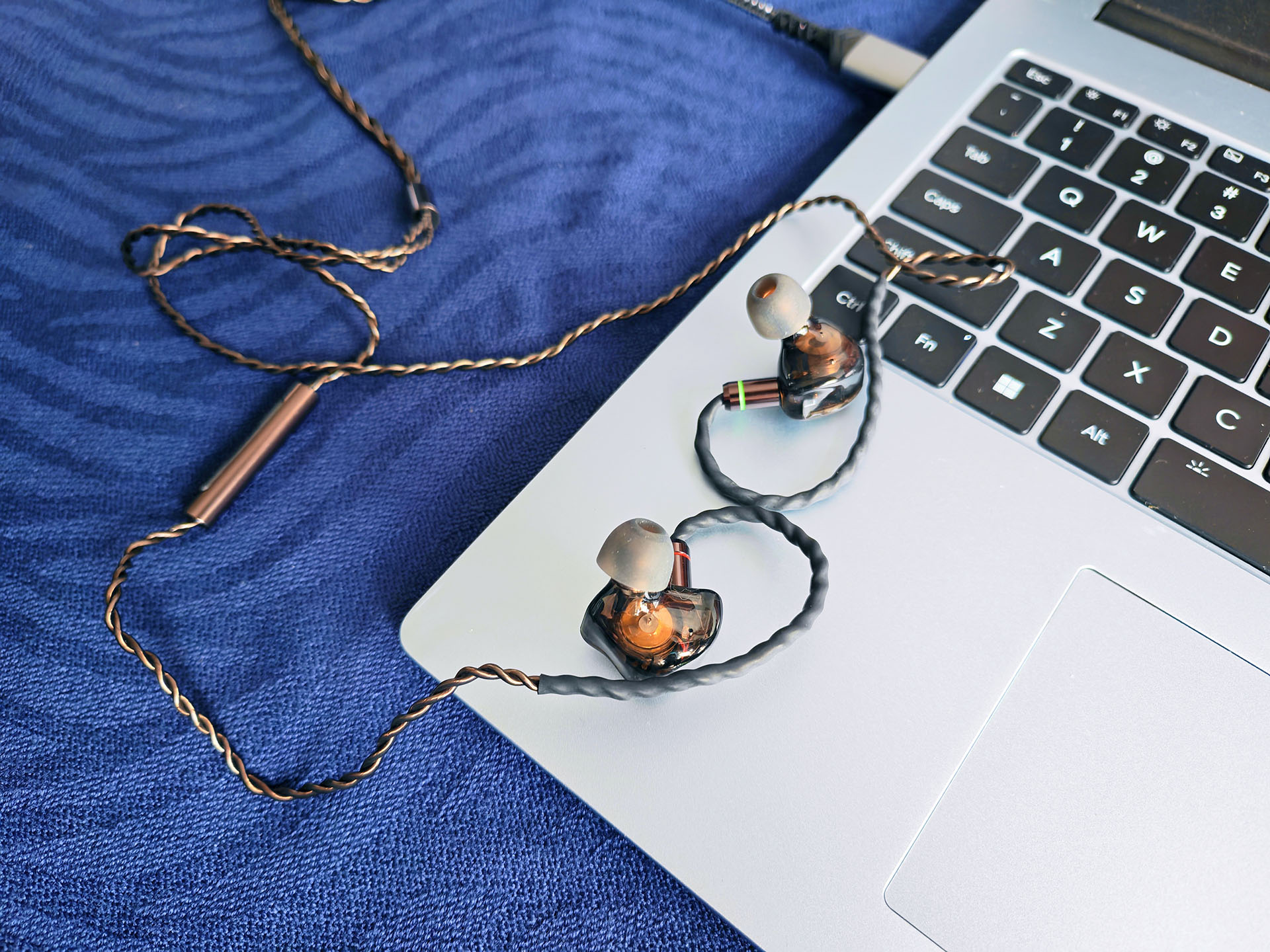 百元有线耳机天花板,西圣HIFI 1有线耳机实测,音质党闭眼冲