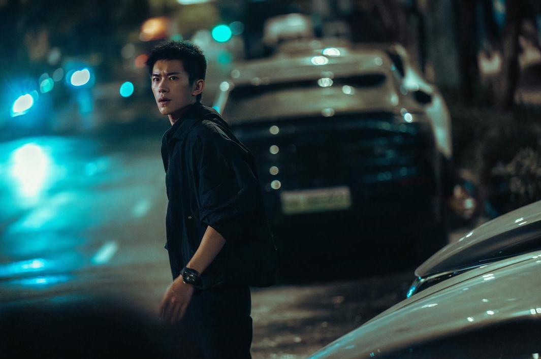 《惊蛰无声》车戏太上头!比亚迪戏里戏外,以科技守护家国安宁!