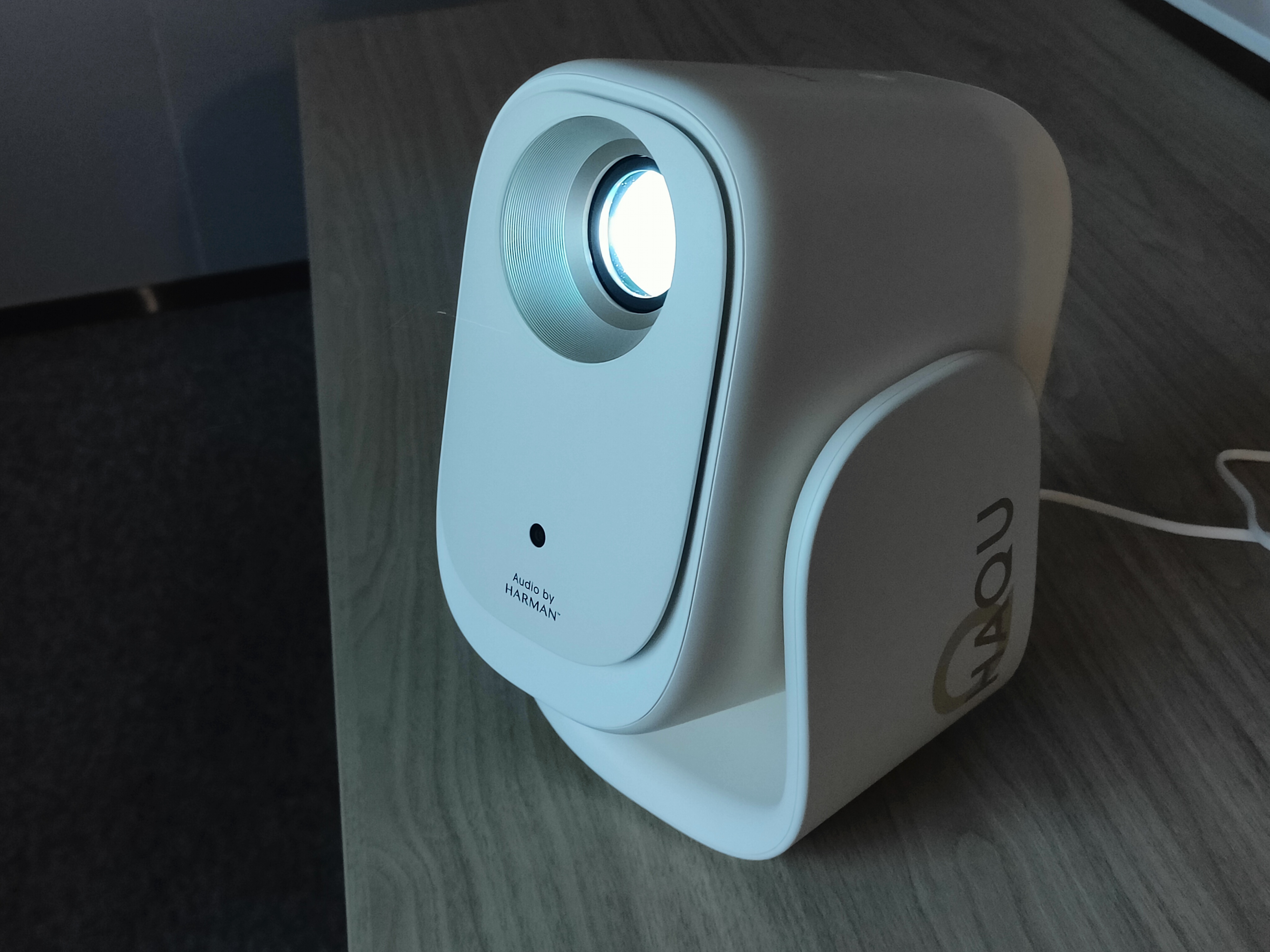 颠覆认知!哈趣 Q1 Pro Max 650CVIA 亮度,白墙直投比影院还爽