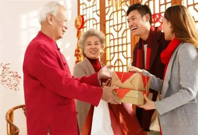 过年送礼送什么更合心意？最受欢迎的礼品前十名，高性价比又实用