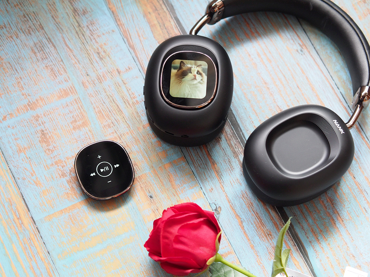 这是我今年看到最个性十足的耳机,它就是秀儿。