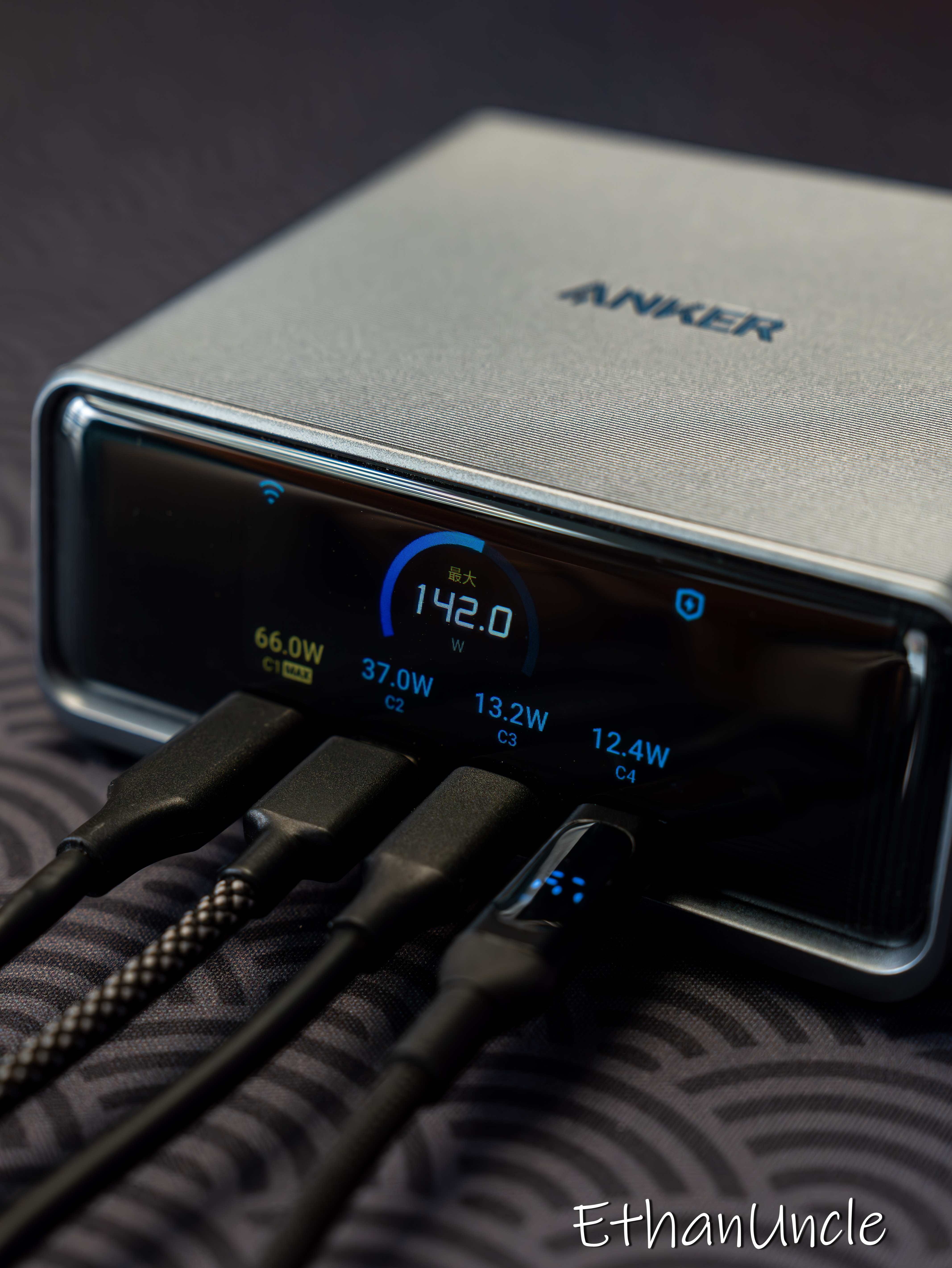 250W满配！安克这款桌面充电站直接焊死桌面