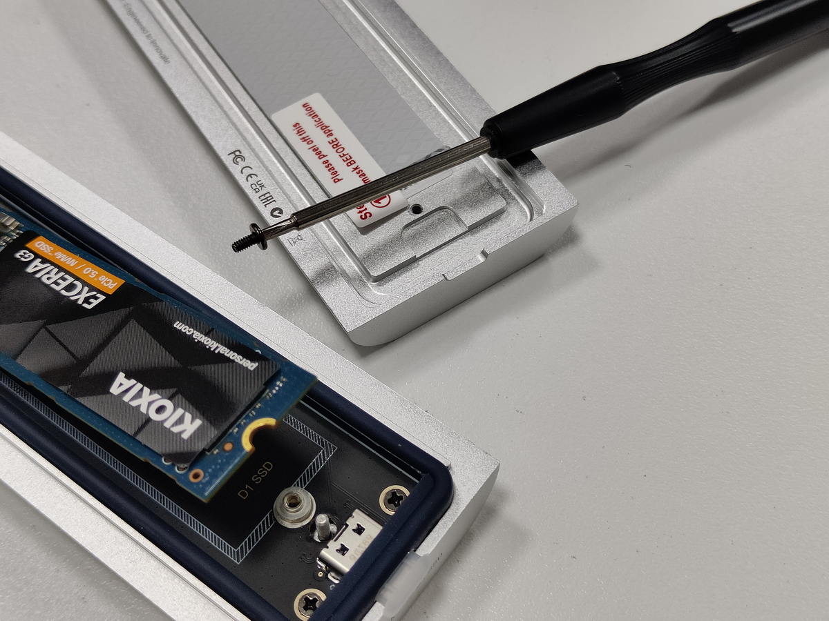 别只看读写速度了！硬盘盒最该有的防护功能，90% 的人都忽略了