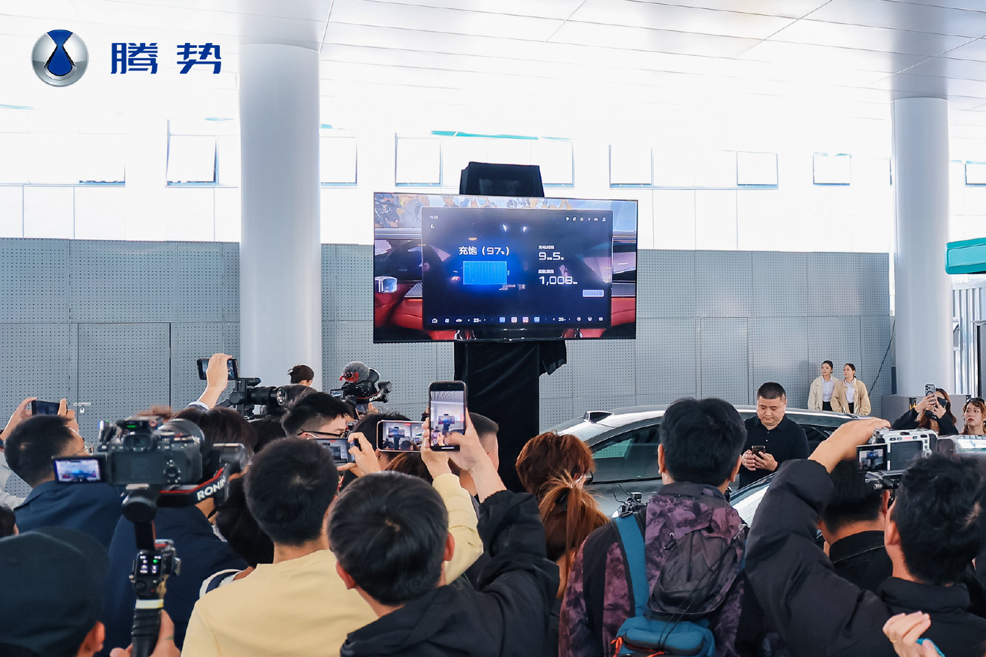 豪华标杆已至！全新腾势Z9GT正式交付