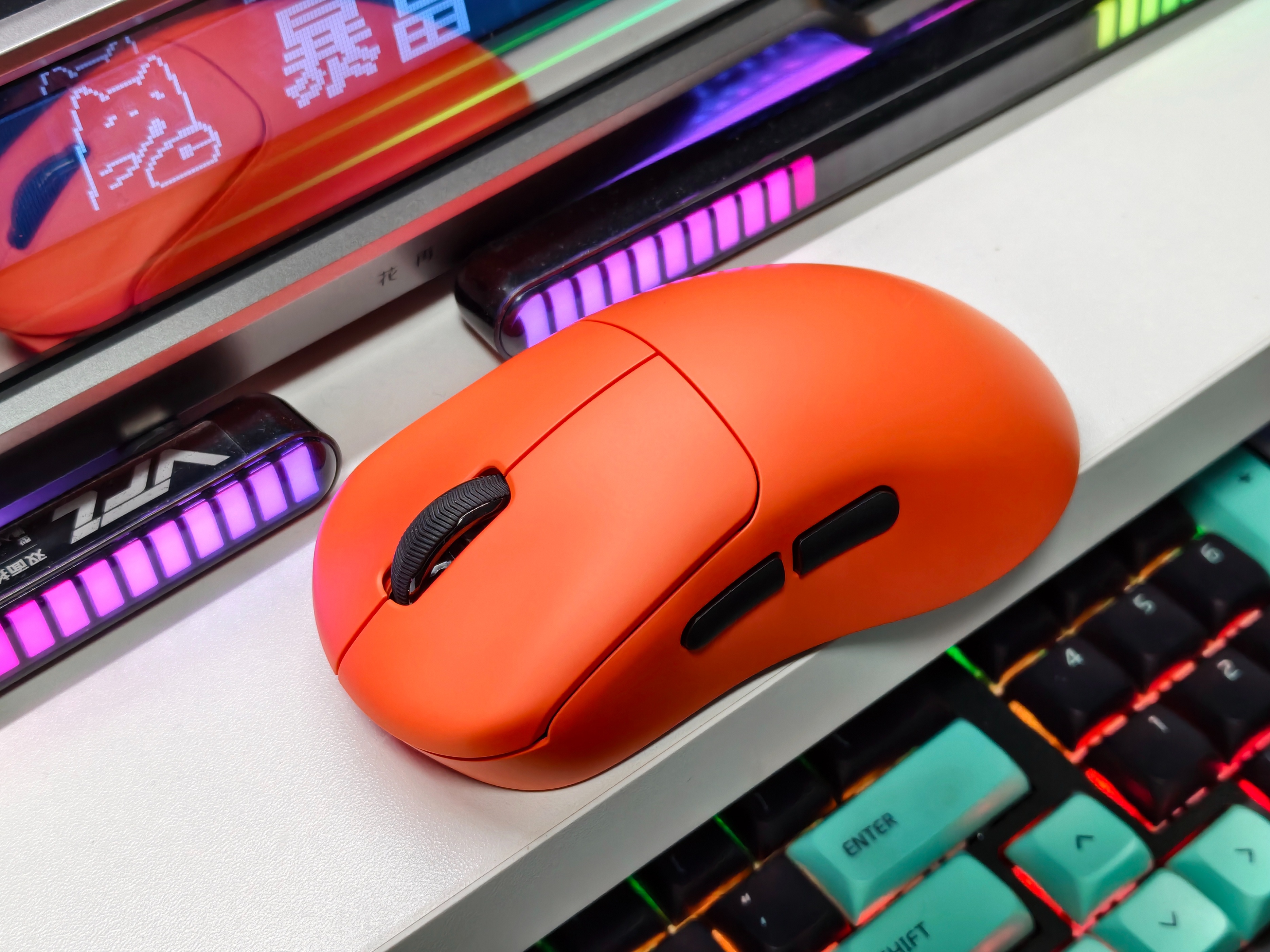 雷柏VT3s焰影橙游戏鼠标：中小手玩家的电竞利器