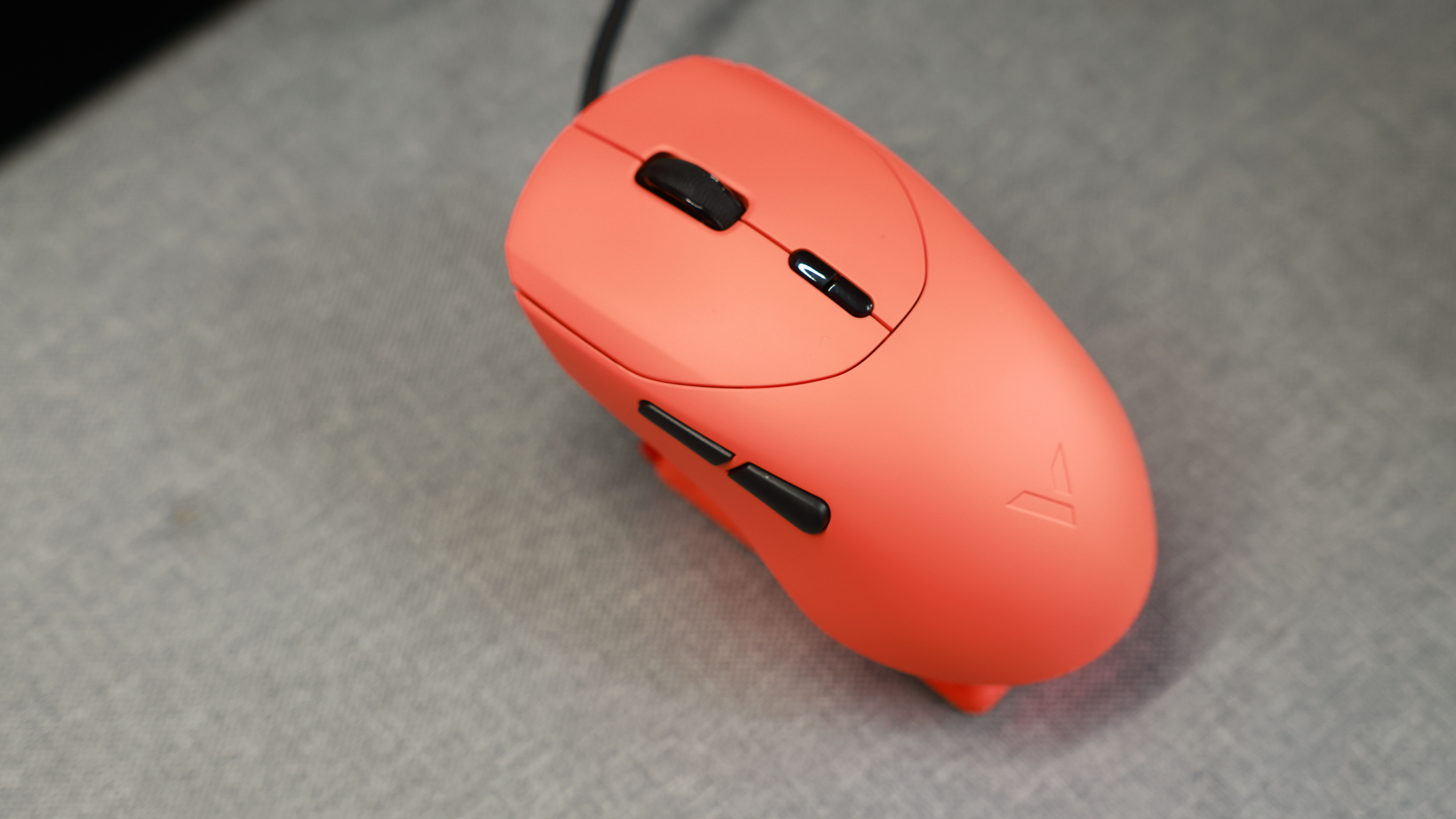 FPS玩家看过来！六边形战士雷柏VT9二代焰影橙鼠标真绝了！