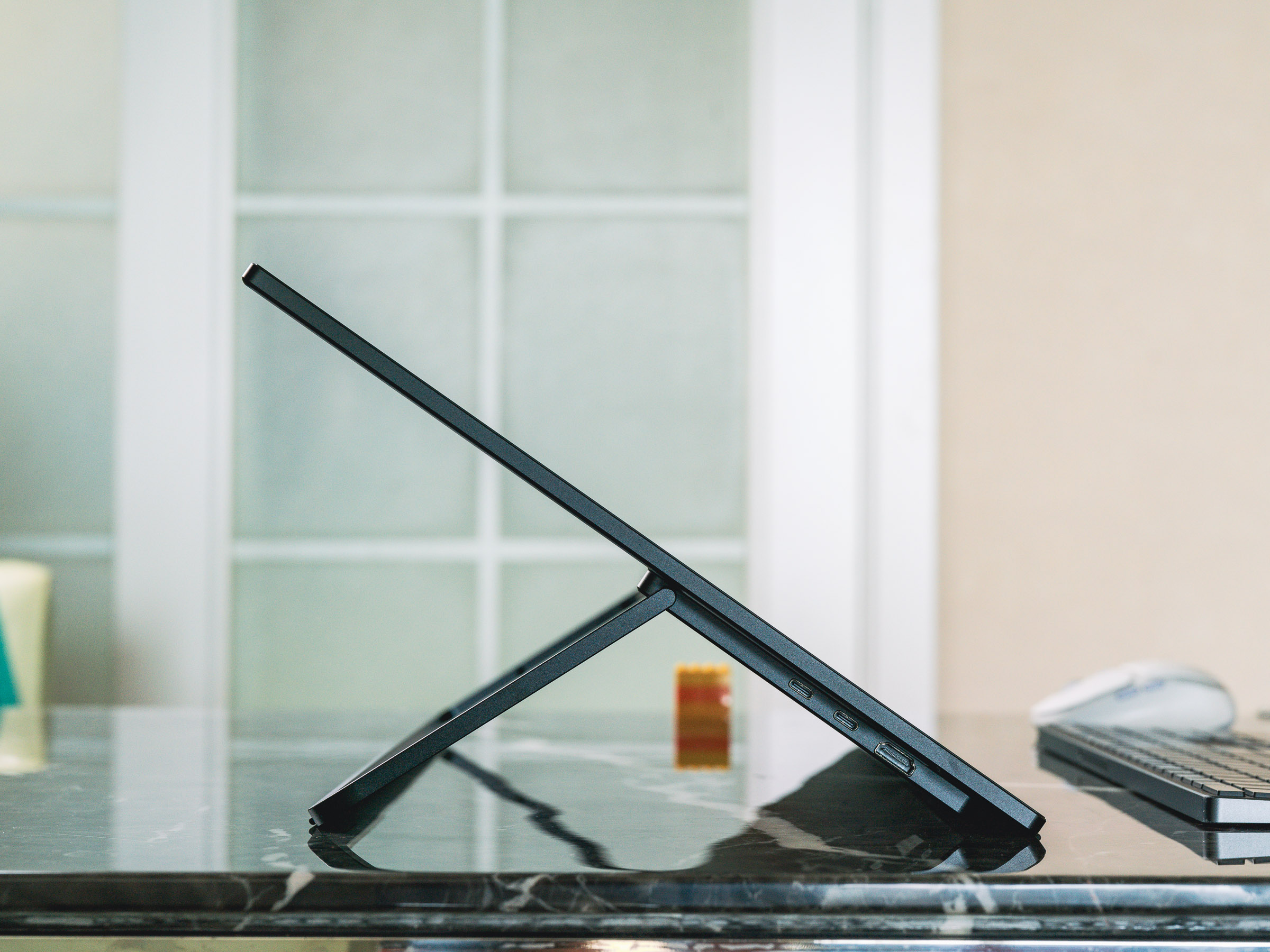 MacMini绝配,纤薄不占地的雕塑家23.8寸4K显示器了解下