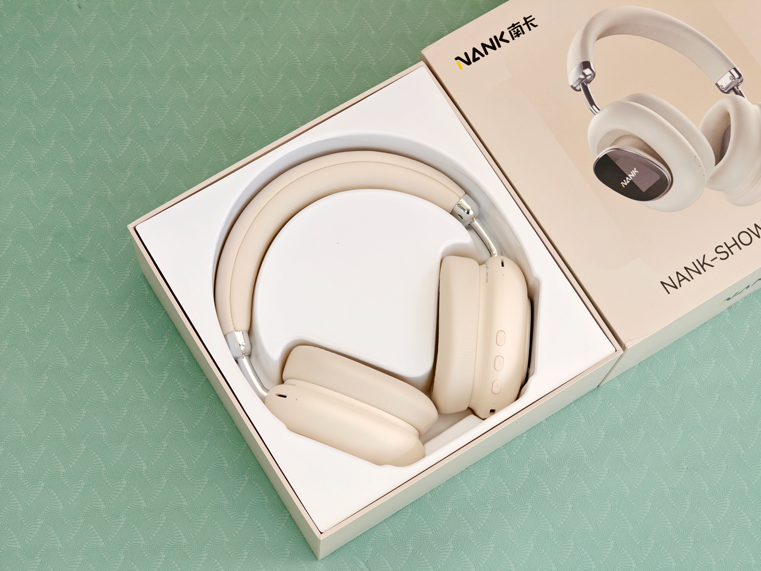 可拆卸双屏带来全新交互方式,南卡Show头戴式耳机体验