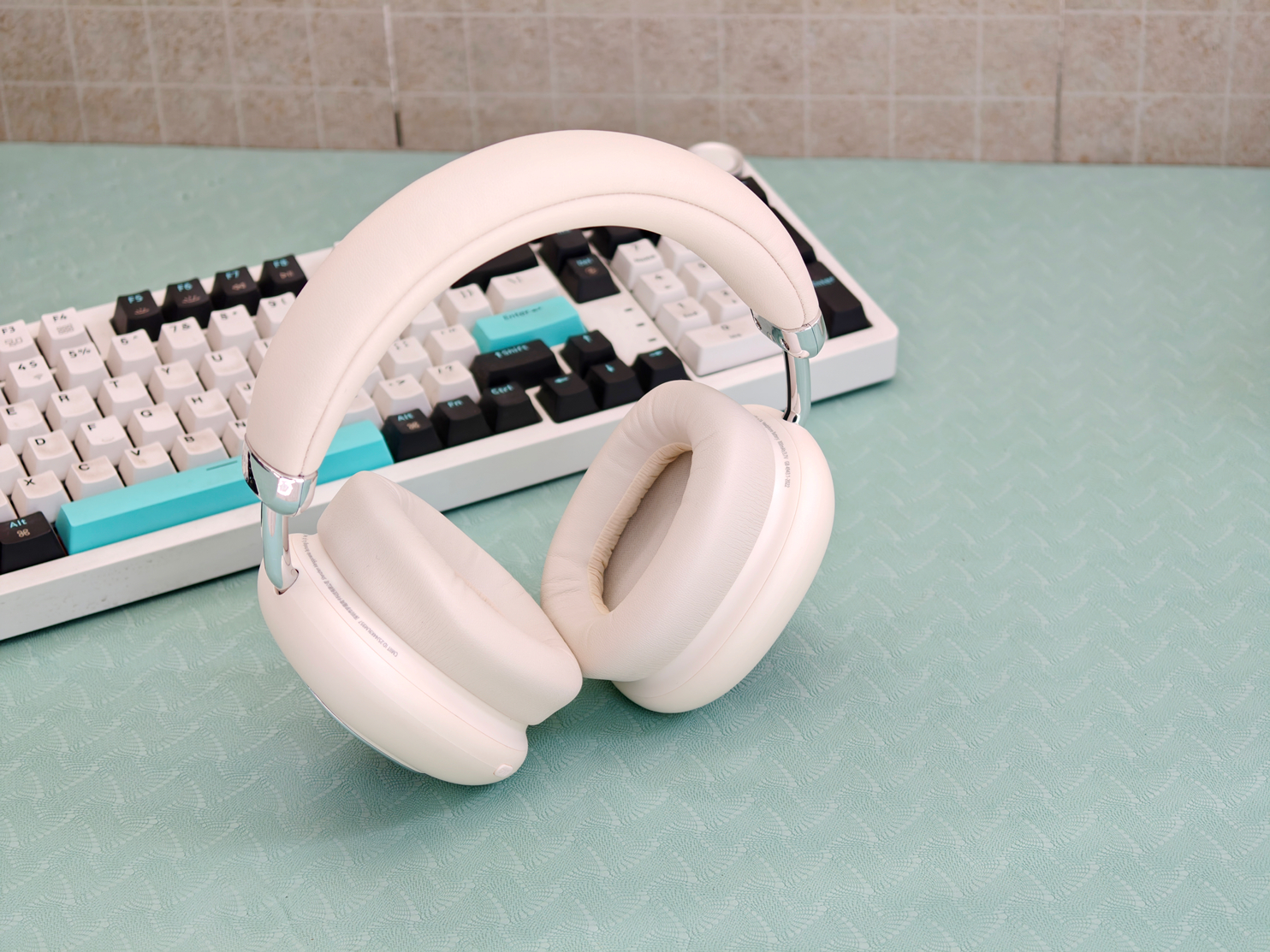 可拆卸双屏带来全新交互方式,南卡Show头戴式耳机体验