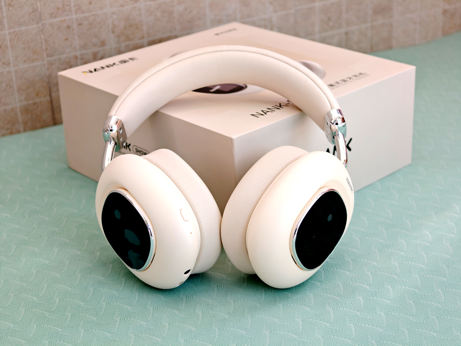 可拆卸双屏带来全新交互方式,南卡Show头戴式耳机体验