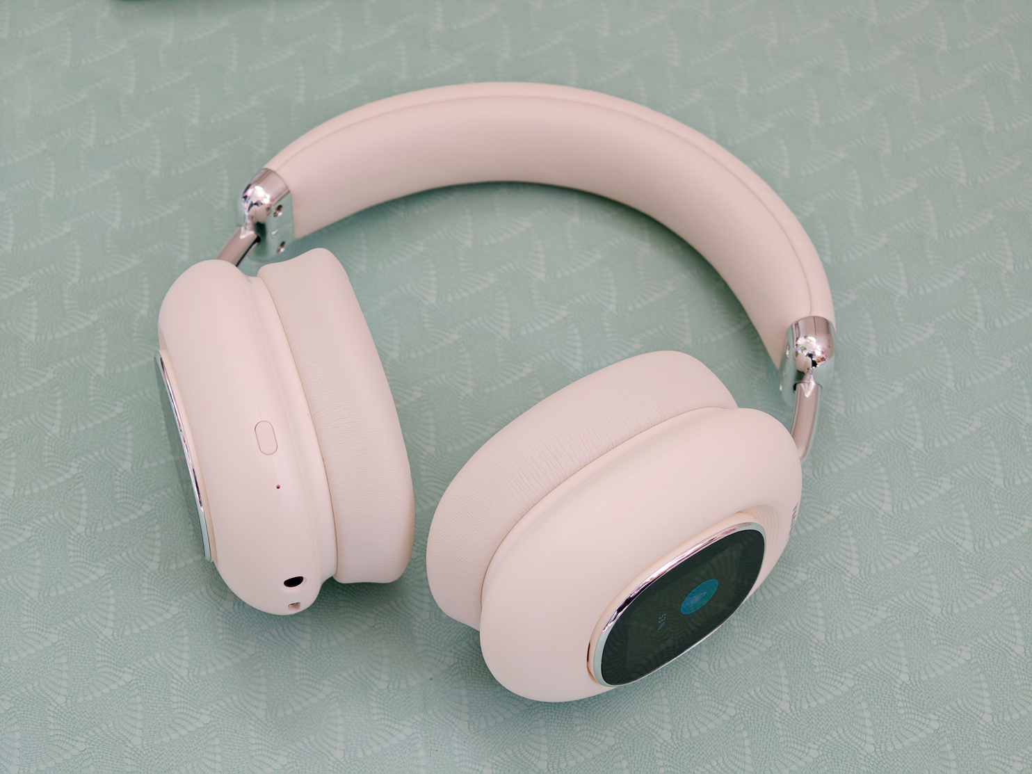 可拆卸双屏带来全新交互方式,南卡Show头戴式耳机体验