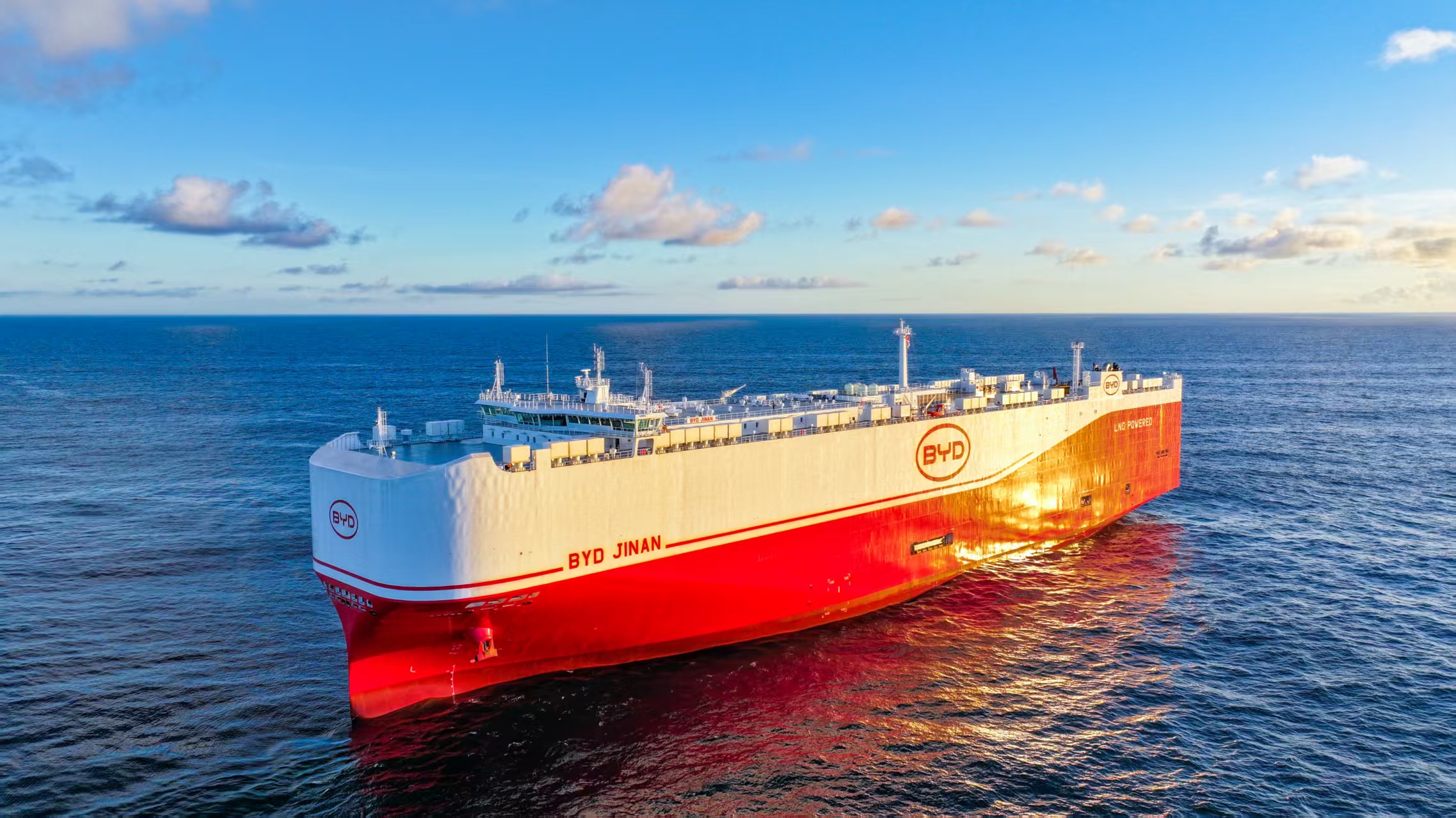 技术铸基!比亚迪2025财报彰显龙头实力