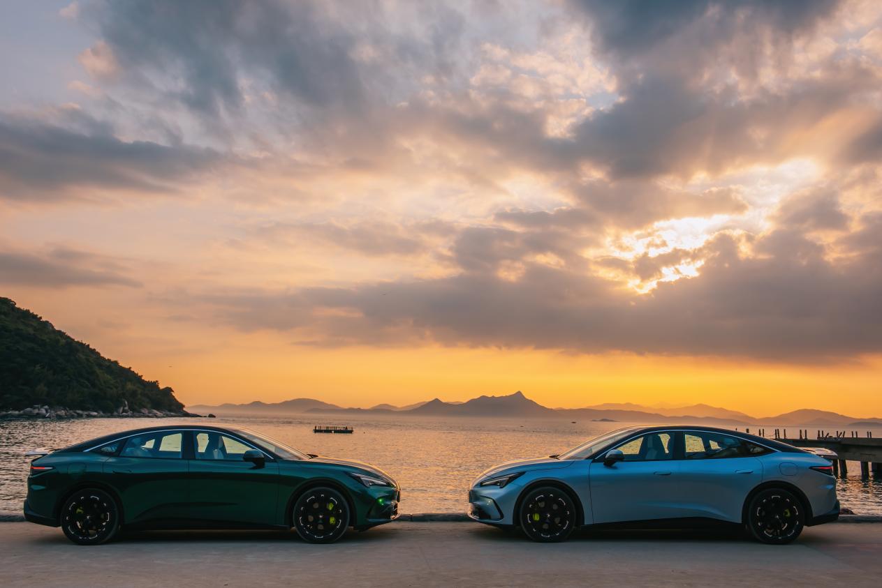 不开盲盒、入手即满配,极狐全新阿尔法S5上市补贴价9.98万起