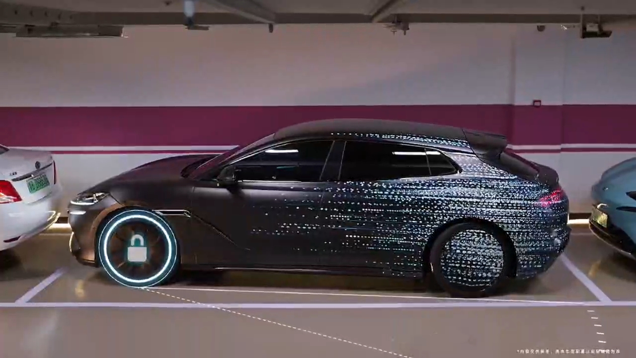 腾势携手丹尼尔·克雷格，共启豪华出行新征程