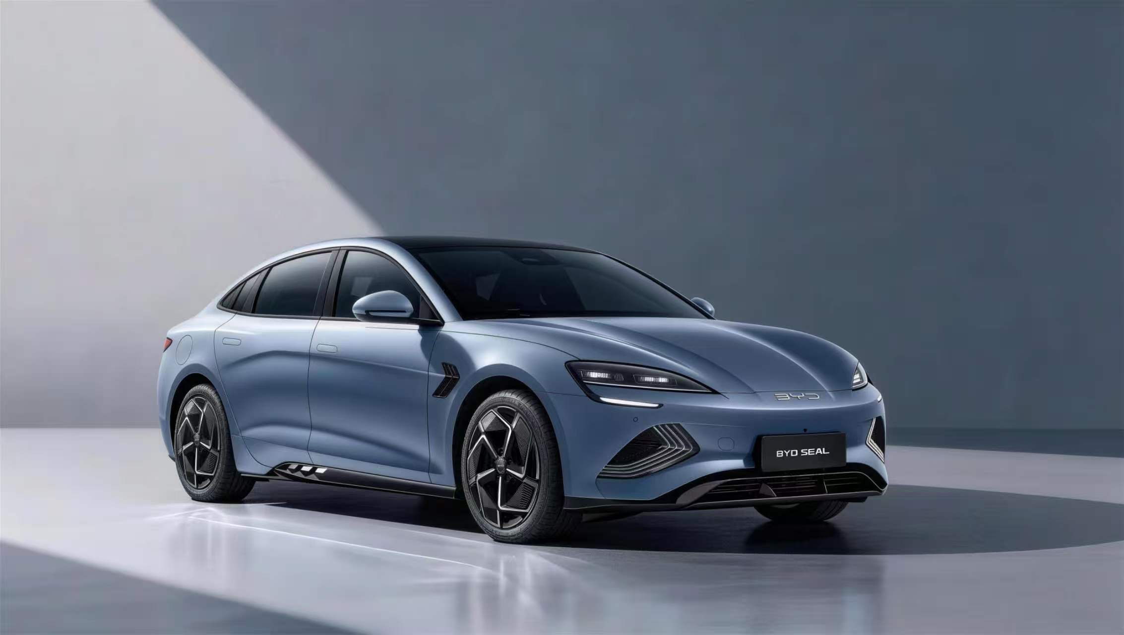 从乘用到商用：比亚迪全场景布局，成为新加坡绿色交通领跑者