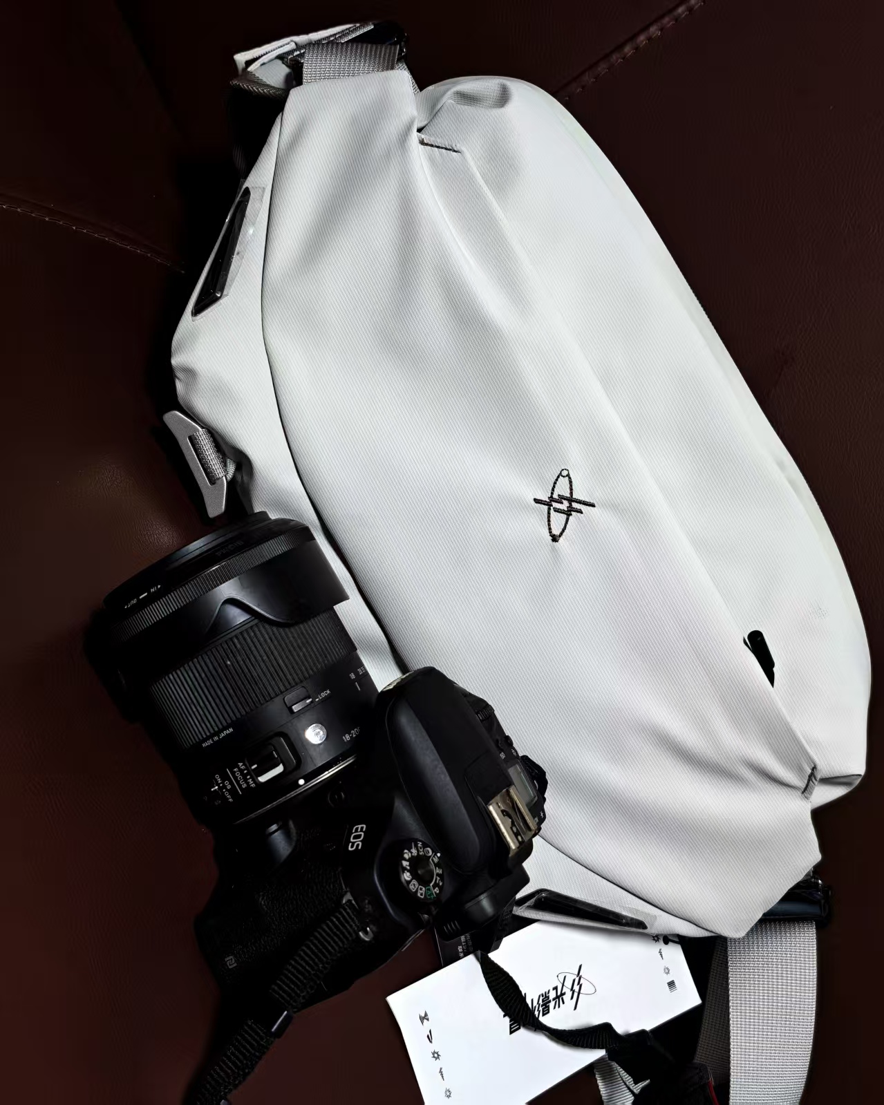 光影行星极星摄影斜挎包 | 摄影人日常通勤的「轻」装备首选