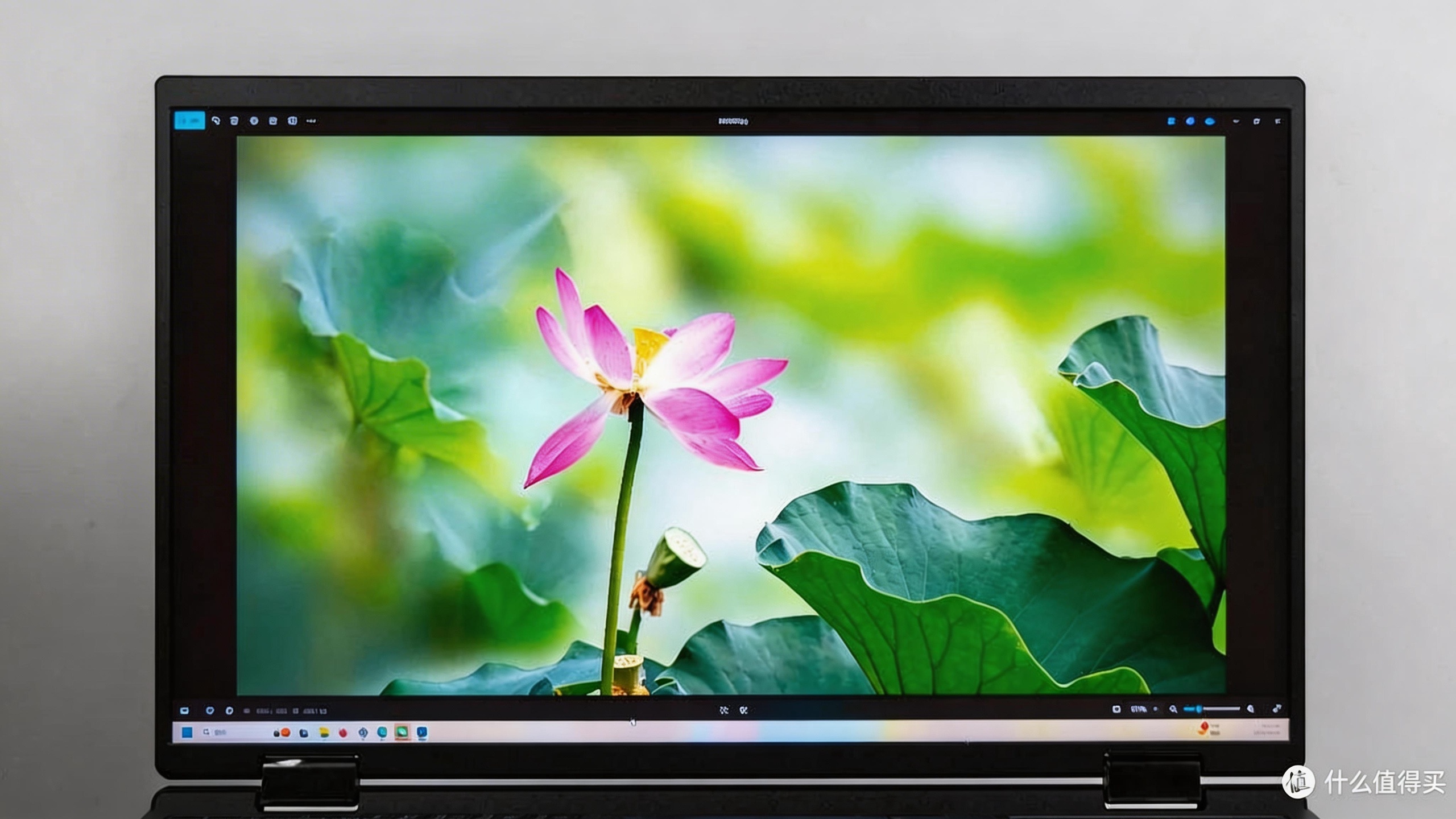 便携屏还能这么玩？我的高效生产力4K折叠双屏MU156LA