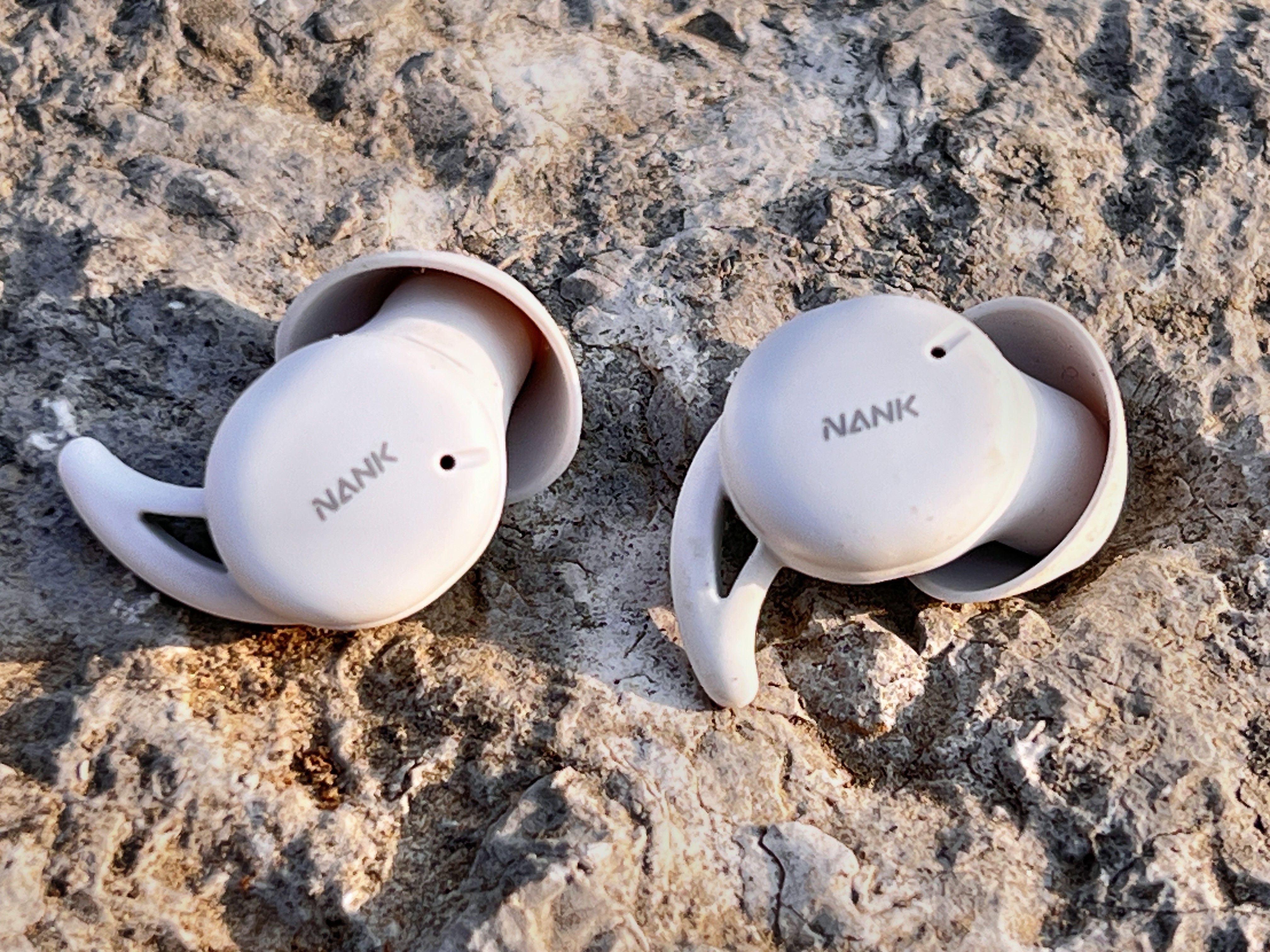 轻如羽毛、隔绝喧嚣、夜晚更安静：睡眠耳机南卡DeepSleep