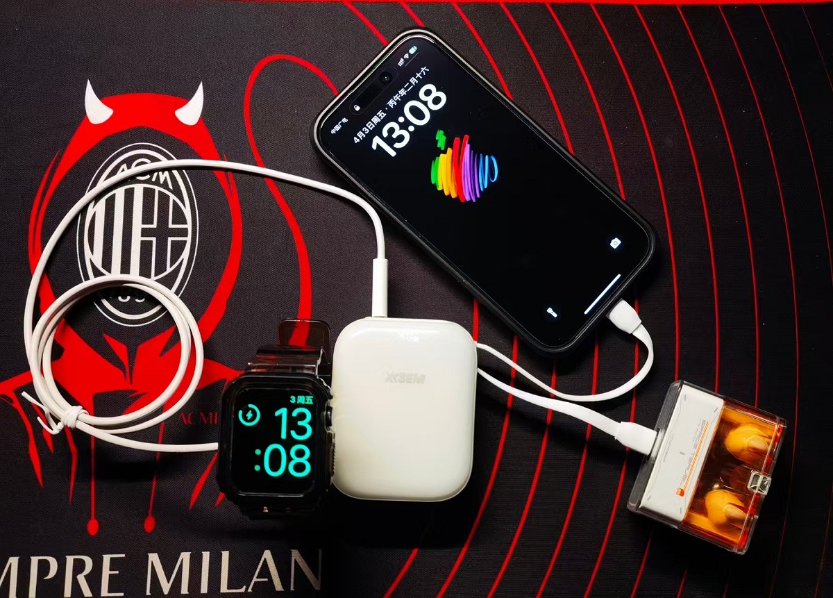 ‍终于不用做选择！这款“轻量快充神器”让双手机充电自由，安全又能装