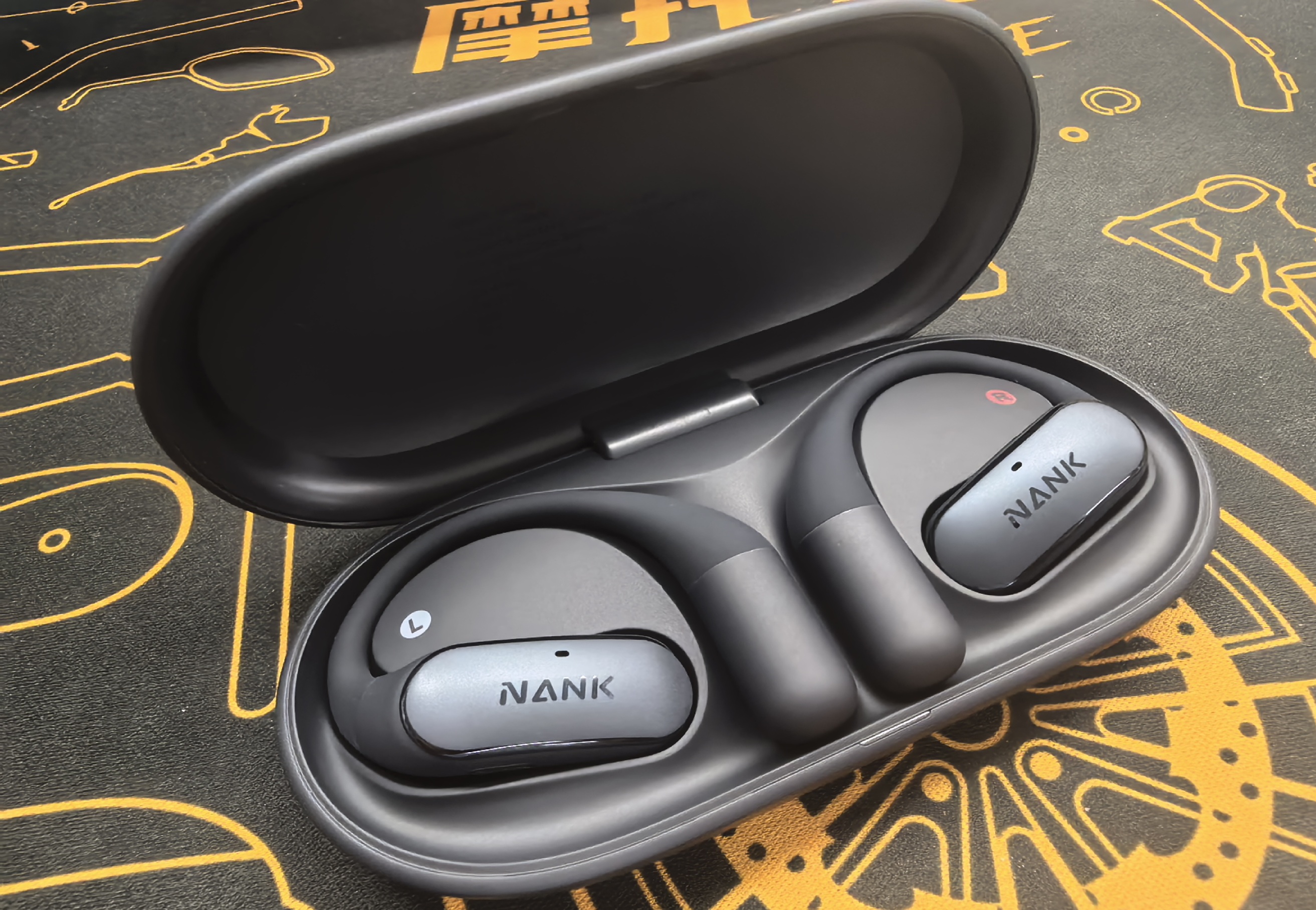 总是戴着它忘了摘，这款南卡Wing开放式耳机把舒适度卷到了新高度