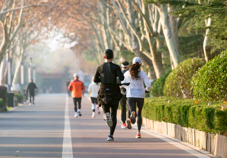 什么牌子的跑步耳机好用？十款热门跑步耳机锐评，看完不亏！