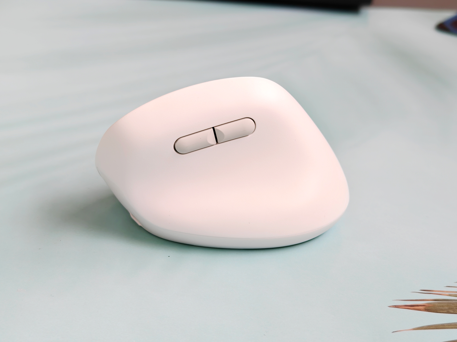 舒适与效率兼备：西圣M1无线蓝牙垂直鼠标使用体验