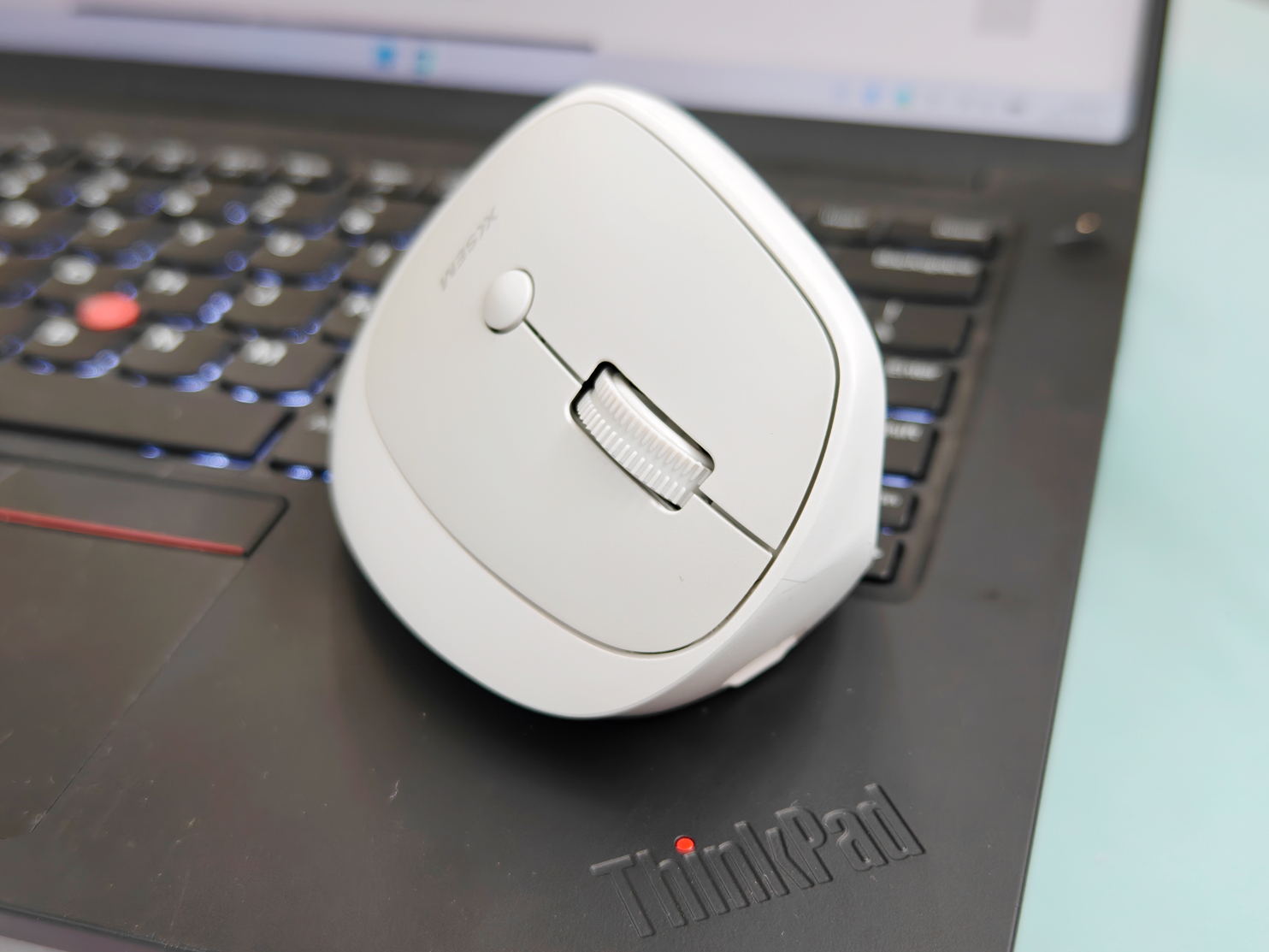 舒适与效率兼备：西圣M1无线蓝牙垂直鼠标使用体验