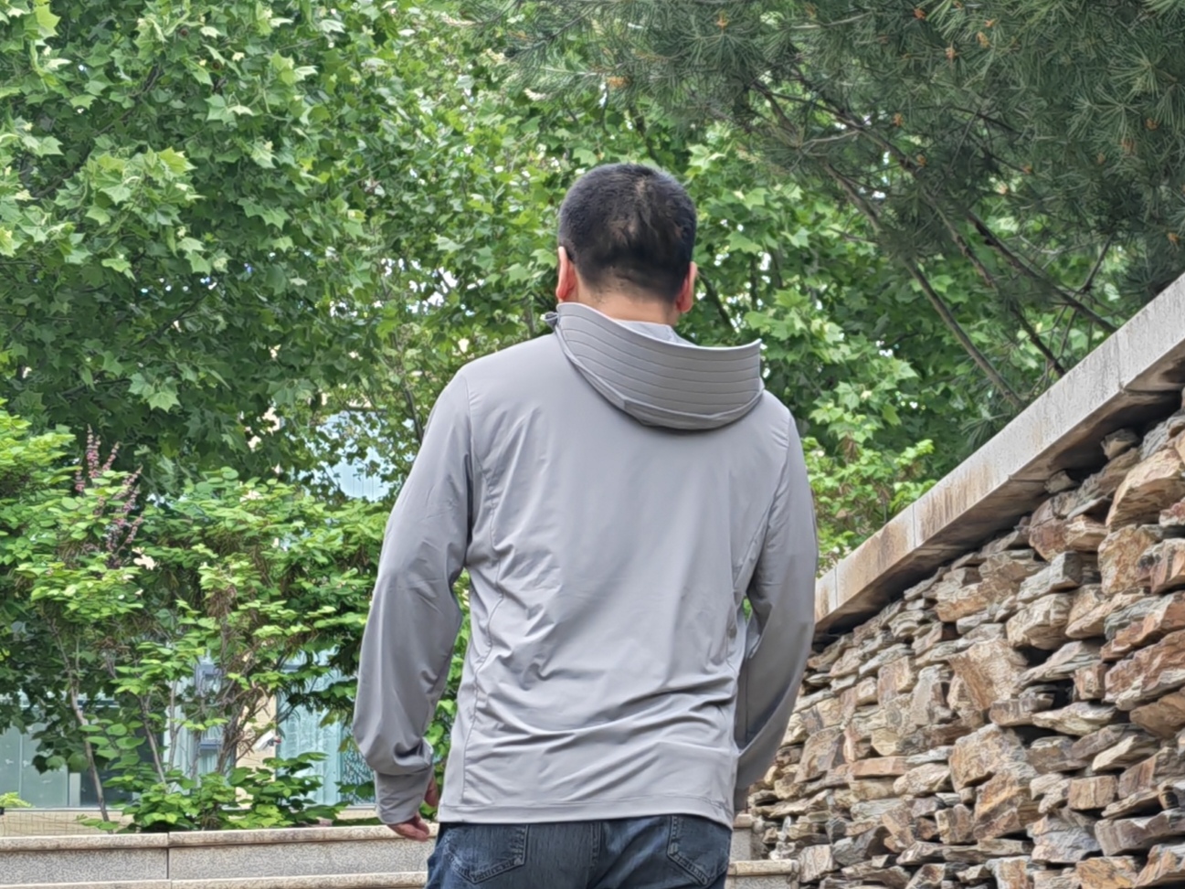 实测专业户外Vbrex防晒衣：拒绝颜值设计，深耕防暴晒、透气防臭