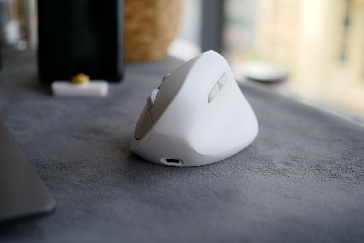 西圣M1无线蓝牙垂直鼠标：九大技术革新，重新定义「舒适生产力」