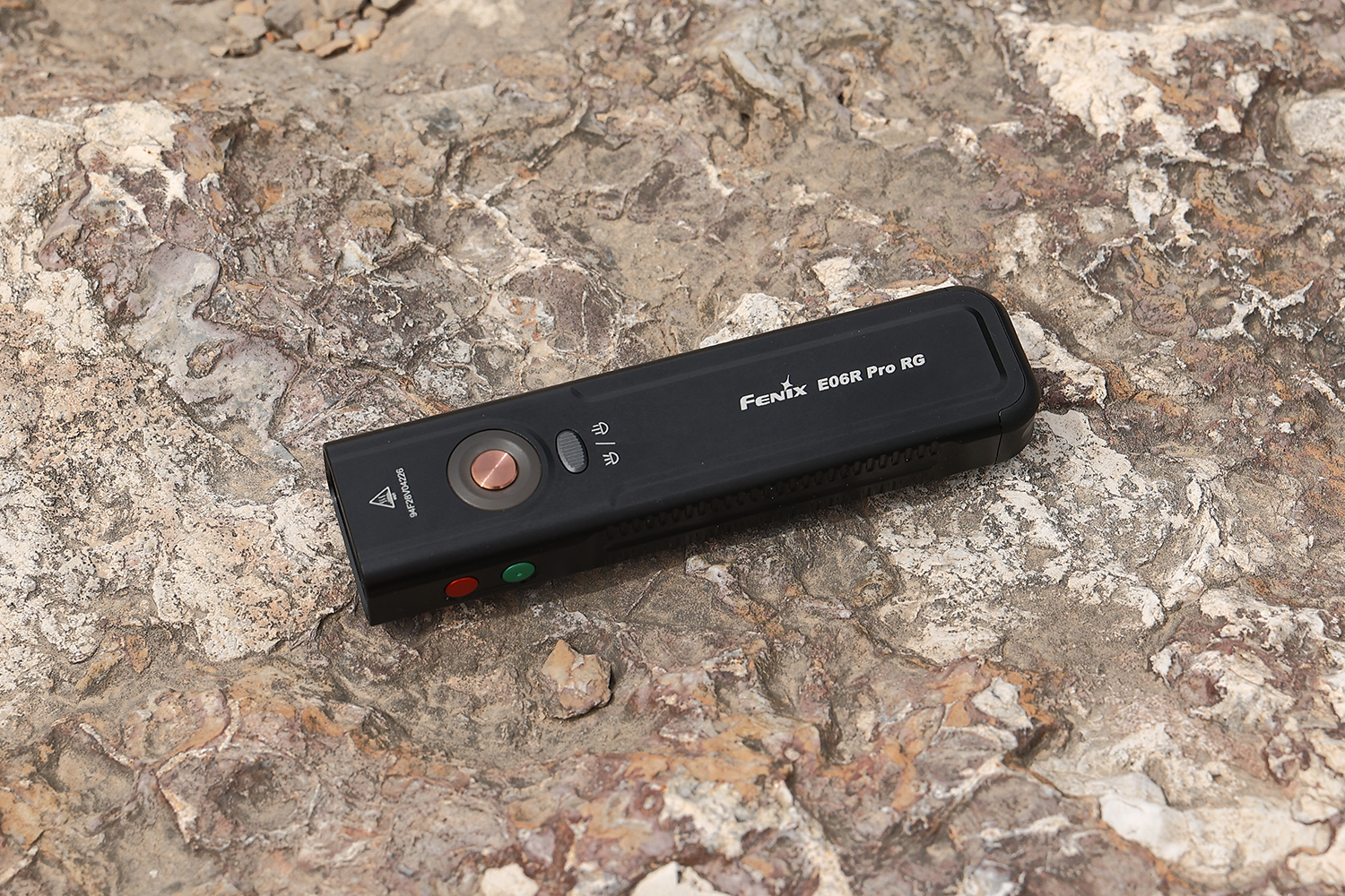 五一出行EDC升级指南：让菲尼克斯E06R Pro RG成为你的口袋光影大师