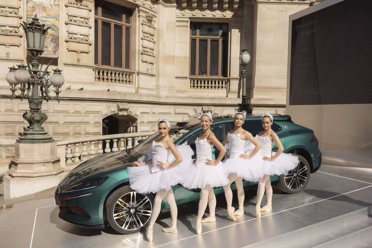 腾势巴黎歌剧院欧洲上市，强势开启全球化新征程！