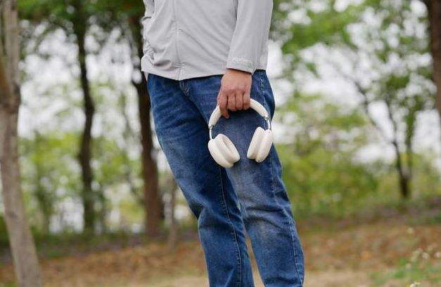 南卡SHOW灵动屏版体验：当耳机有了“表情”，声音也有了“灵魂”