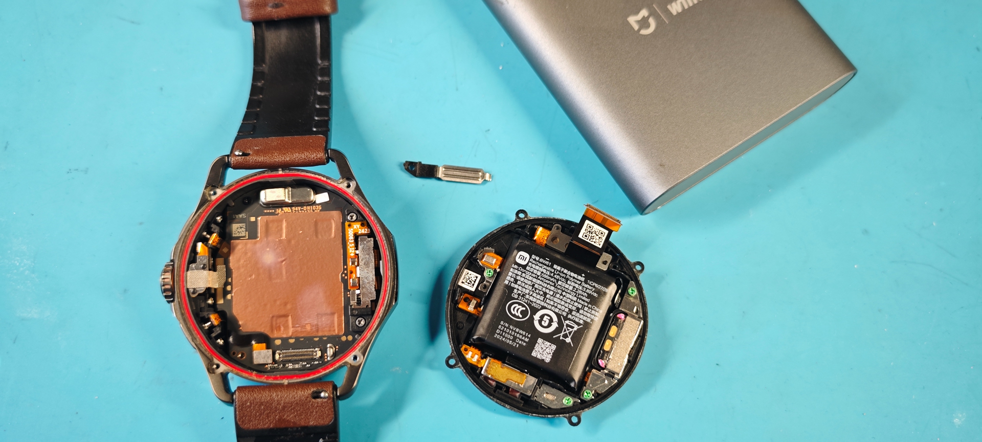 小米WatchS4 Sport运动手表换电池续命