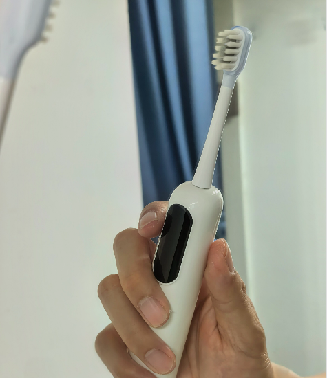刷不净？还伤牙？测评FIONX声波+扫振“软硬兼施”双模式清洁方案