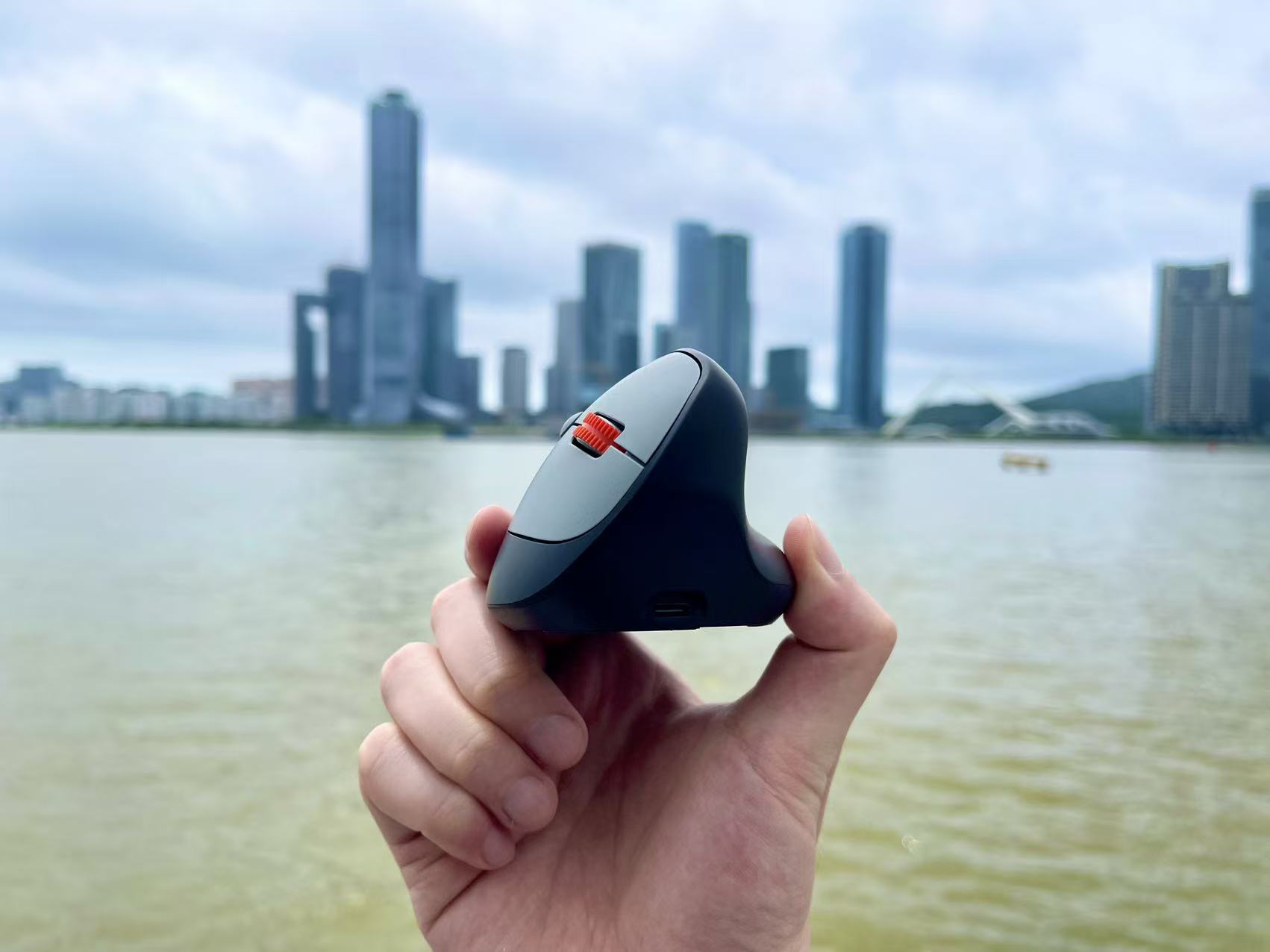 【好物测评】百元神器,告别鼠标手:西圣M1垂直鼠标