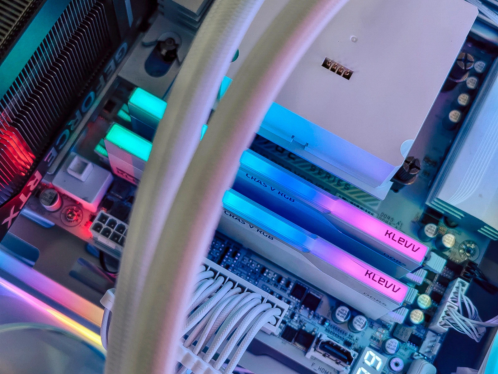 6400MT/s冲到8400MT/s？KLEVV科赋CRAS V RGB DDR5-6400超频体验