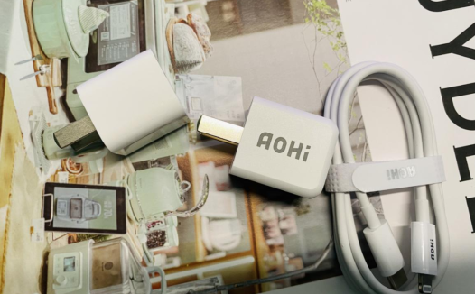 Aohi Magcube 20W充电器测评：小巧精致，iPhone12专属定制