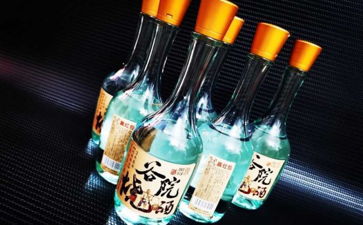 天气寒冷，来杯烧酒，谷小酒谷院烧酒开箱评尝效果如何呢？