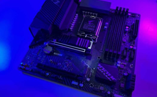 技嘉小雕B660M电竞主板开箱，供电出众散热强