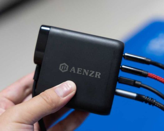一个顶四，安全高效，AENZR 130W充电头全评测