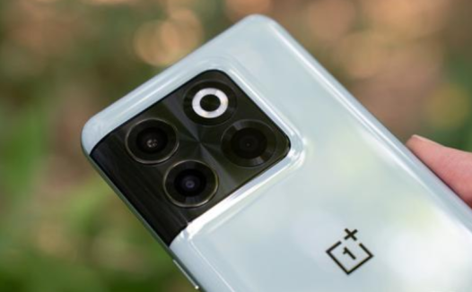 骁龙8+处理器+16GB大内存+150W快充，仅需3499起，压力给到红米K50至尊版